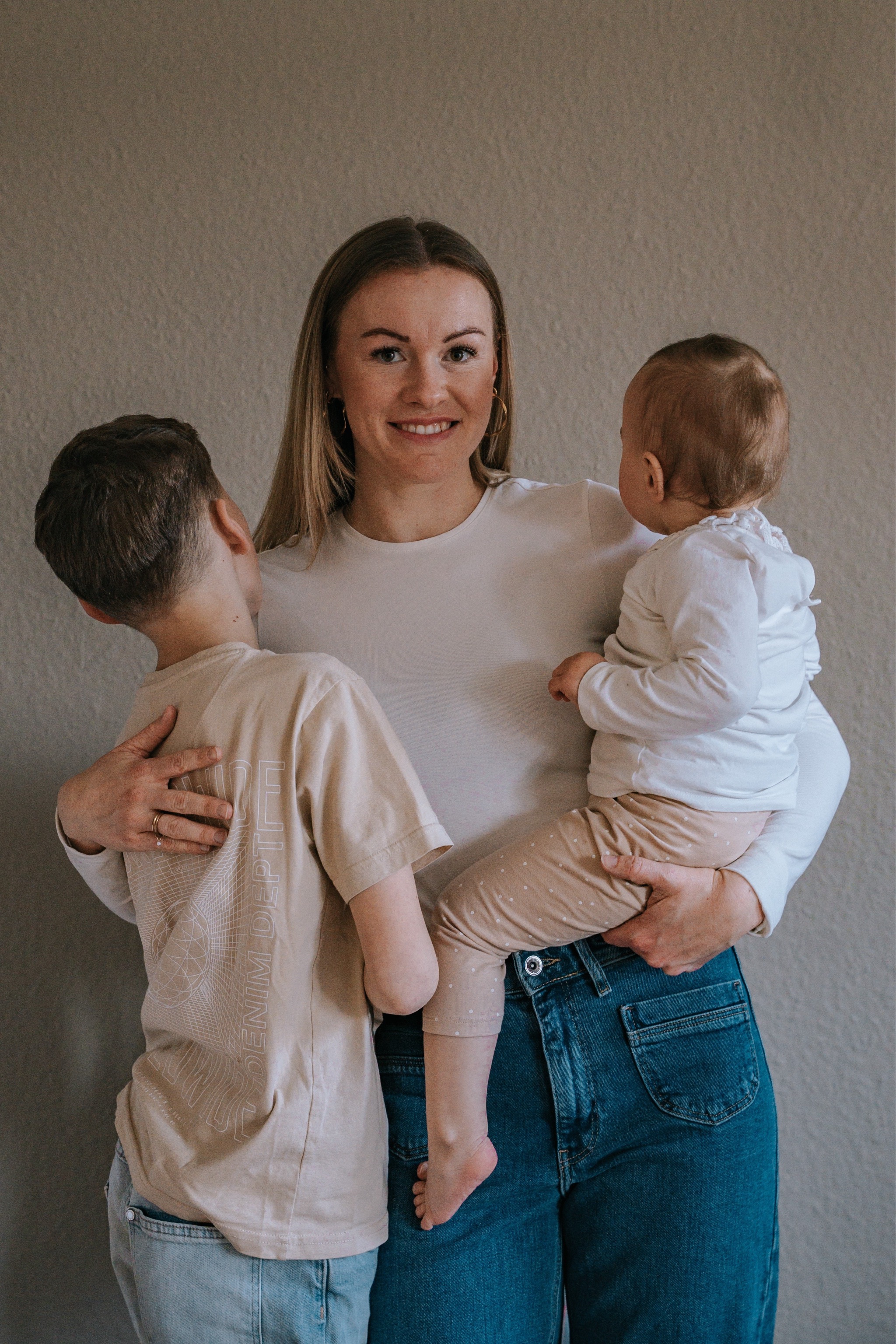 Lisa Dietrich mit ihren beiden Kindern